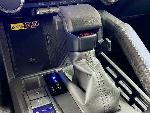 New 2026 Toyota 4Runner TRD Off-Road Premium AWD/4WD image 15