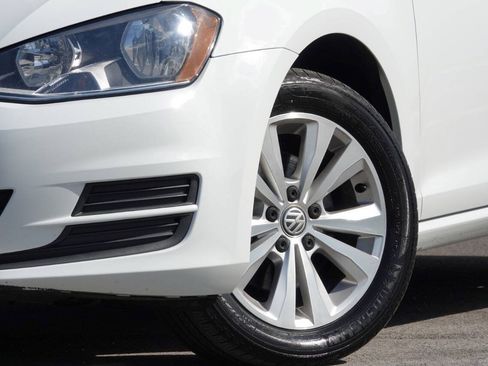 Used 2015 Volkswagen Golf TDI S FWD image 7