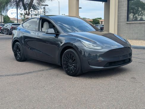 Used 2024 Tesla Model Y Long Range image 1