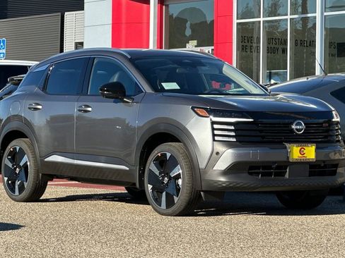 New 2026 Nissan Kicks SR image 2