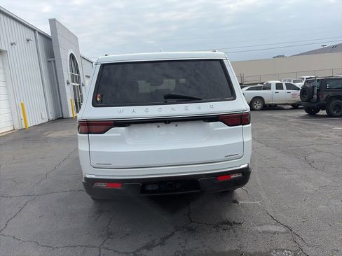 Used 2022 Jeep Wagoneer Series III w/ Premium Group I image 6