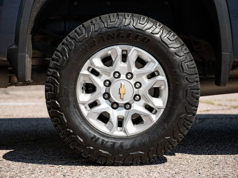 Used 2021 Chevrolet Silverado 3500 LT w/ Convenience Package AWD/4WD image 9