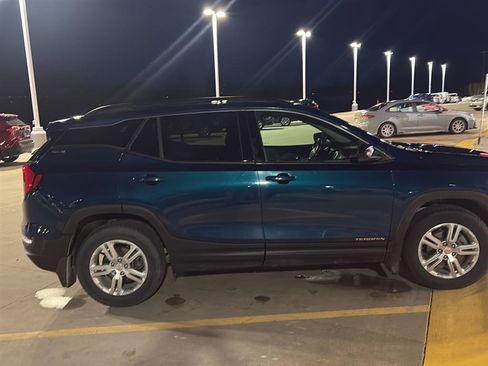 Used 2019 GMC Terrain SLE w/ Driver Convenience Package image 14