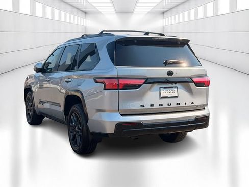 Used 2025 Toyota Sequoia Platinum AWD/4WD image 7