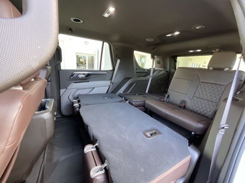Used 2026 Chevrolet Tahoe LS RWD image 31
