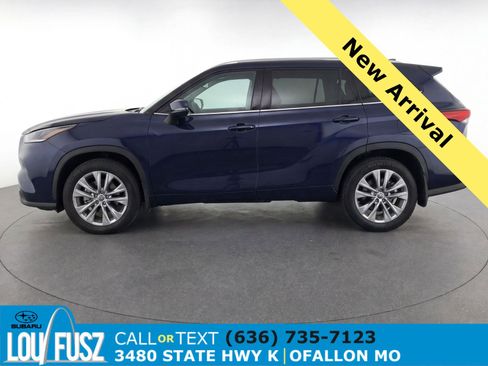 Used 2022 Toyota Highlander Limited AWD/4WD image 1