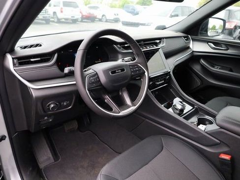 New 2025 Jeep Grand Cherokee L Laredo w/ Luxury Tech Group I AWD/4WD image 9