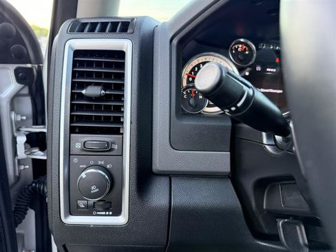 Used 2016 RAM 1500 Lone Star AWD/4WD image 30
