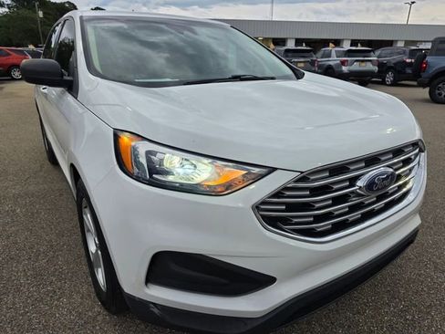 Used 2019 Ford Edge SE FWD image 2