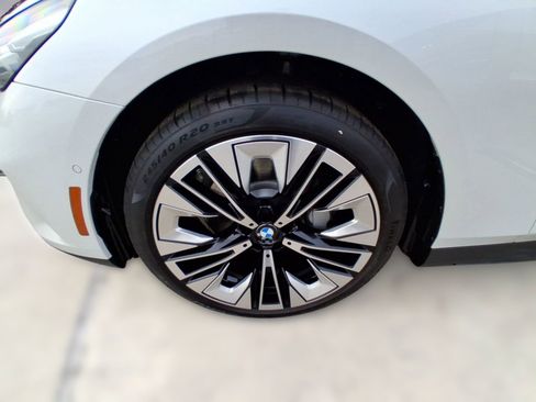 Used 2026 BMW 530i RWD image 12