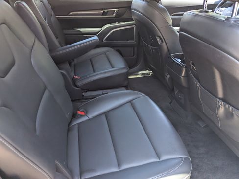Certified 2024 Kia Telluride S w/ S Sunroof Package FWD image 11