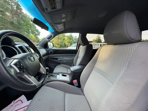 Used 2014 Toyota Tacoma PreRunner w/ SR5 Package RWD image 15