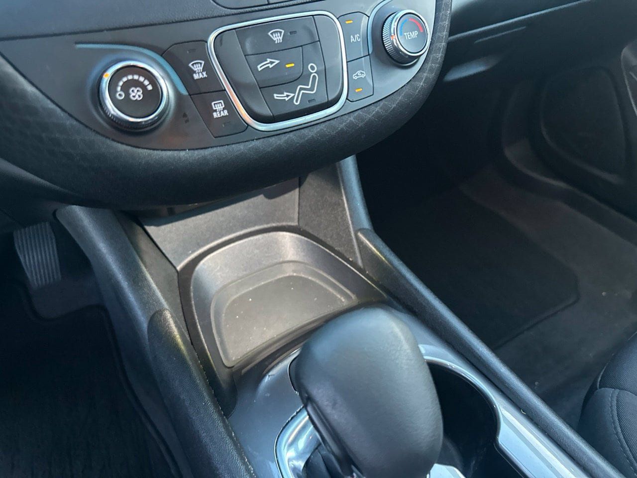 Used 2024 Chevrolet Malibu LS FWD image 25