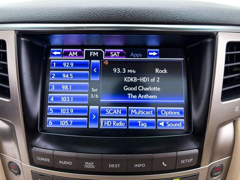 Used 2013 Lexus LX 570 4WD w/ Luxury Pkg w/Pre-crash image 20