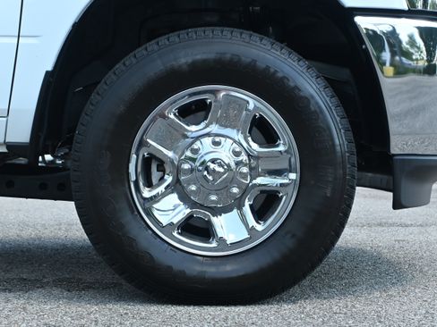 Used 2024 RAM 3500 Tradesman w/ Chrome Appearance Group image 26