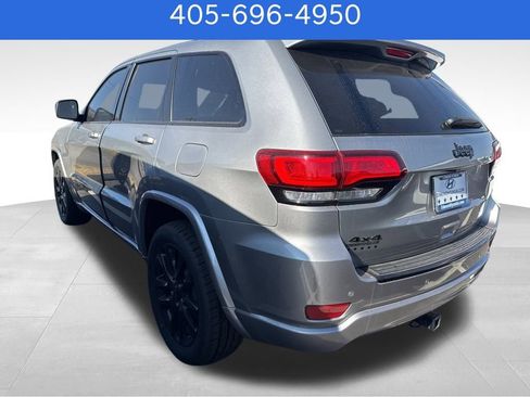 Used 2018 Jeep Grand Cherokee Altitude image 4