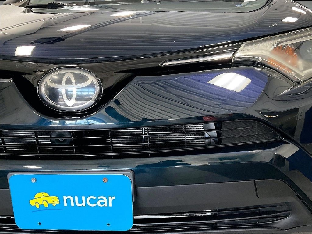 Used 2017 Toyota RAV4 LE AWD/4WD image 32
