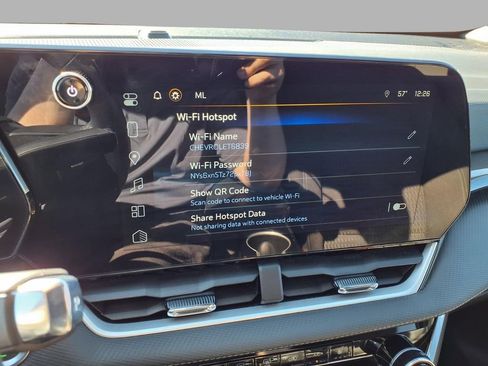 Used 2025 Chevrolet Equinox LT image 8