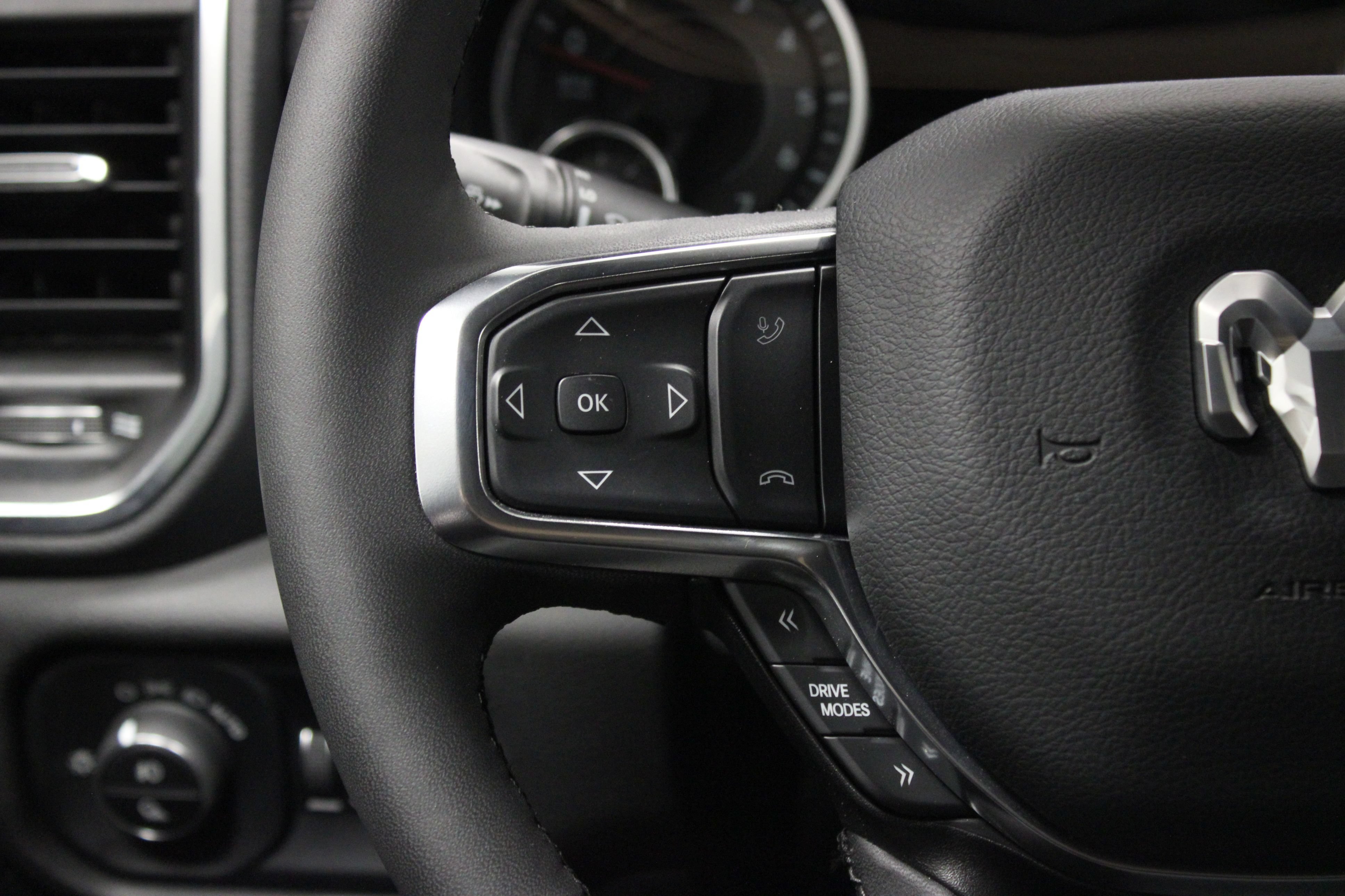 Used 2025 RAM 1500 Laramie AWD/4WD image 24