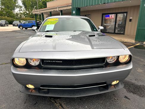 Used 2014 Dodge Challenger R/T image 8