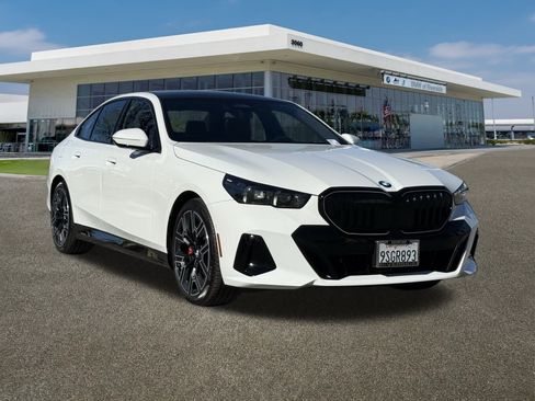 Used 2026 BMW 530i w/ M Sport Package image 2