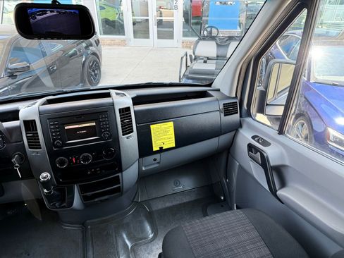 Used 2018 Mercedes-Benz Sprinter 2500 image 23