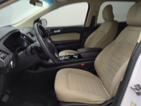 Used 2018 Ford Edge SE FWD image 17