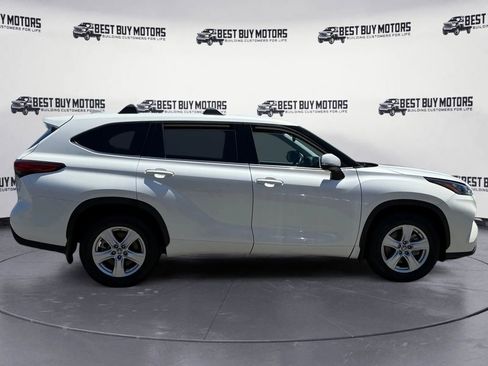 Used 2020 Toyota Highlander LE image 10