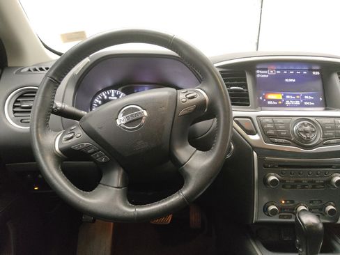 Used 2018 Nissan Pathfinder SL AWD/4WD image 22