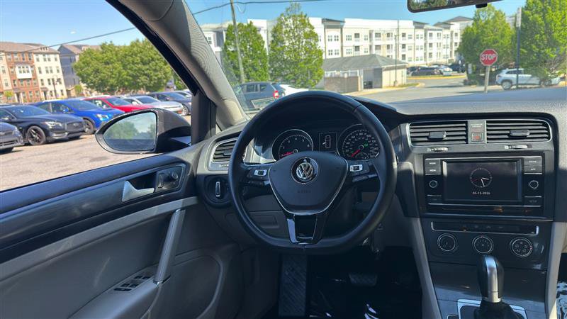 Used 2018 Volkswagen Golf SportWagen FWD image 25