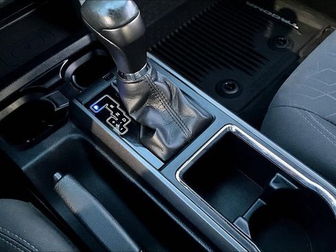 Used 2019 Toyota Tacoma TRD Off-Road image 17