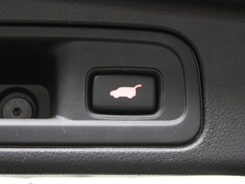 Used 2018 Honda Pilot Touring image 39