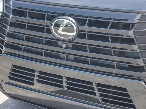 Used 2024 Lexus GX 550 w/ Cold Area Package AWD/4WD image 6