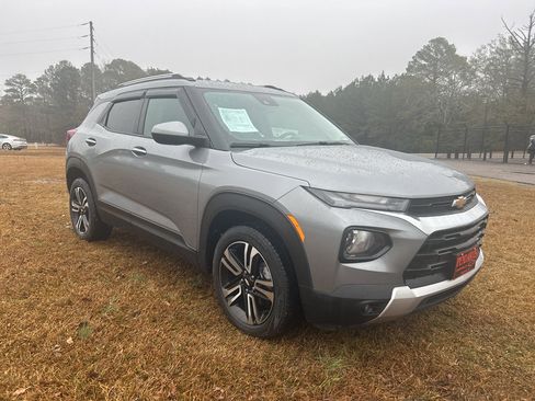 Used 2023 Chevrolet TrailBlazer LT w/ Convenience Package image 11
