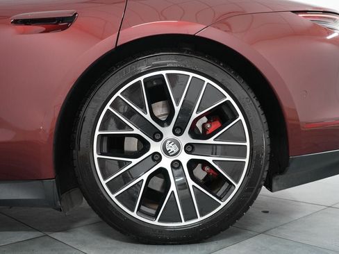 Used 2022 Porsche Taycan 4S AWD/4WD image 31