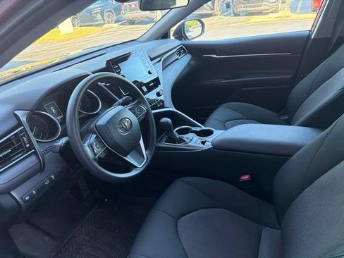 Used 2022 Toyota Camry LE FWD image 5