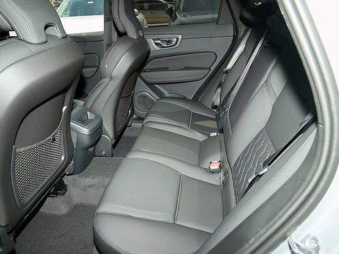 New 2026 Volvo XC60 B5 Plus w/ Climate Package PRO AWD/4WD image 20