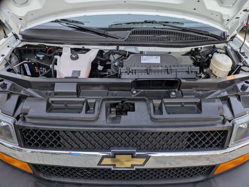 Used 2024 Chevrolet Express 2500 w/ Driver Convenience Package image 29