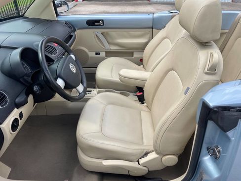 Used 2010 Volkswagen Beetle Convertible FWD image 17