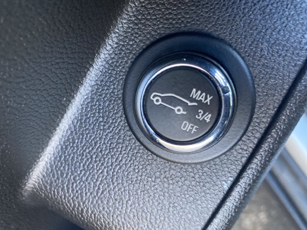 Used 2020 Chevrolet Traverse LT AWD/4WD image 42