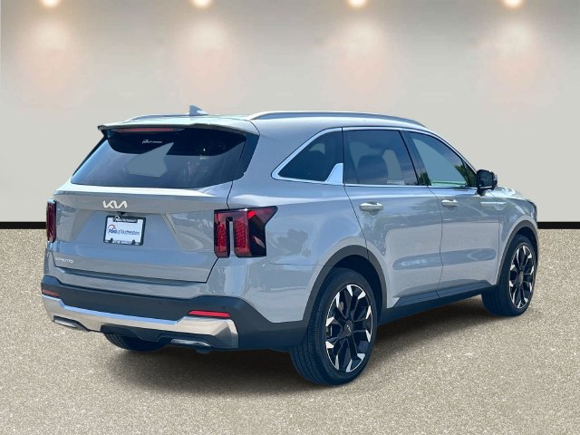 Used 2025 Kia Sorento SX FWD image 5
