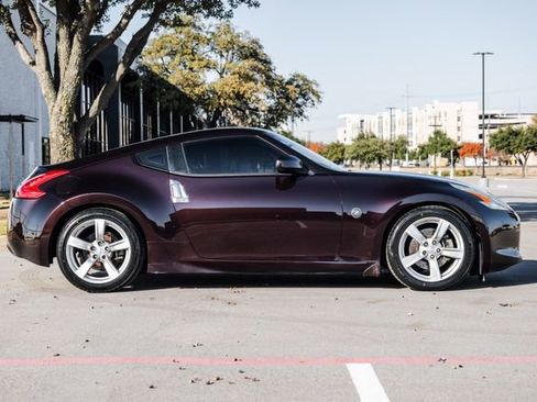 Used 2010 Nissan 370Z Touring image 7