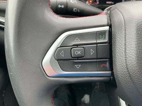 Used 2024 Jeep Compass Trailhawk AWD/4WD image 5
