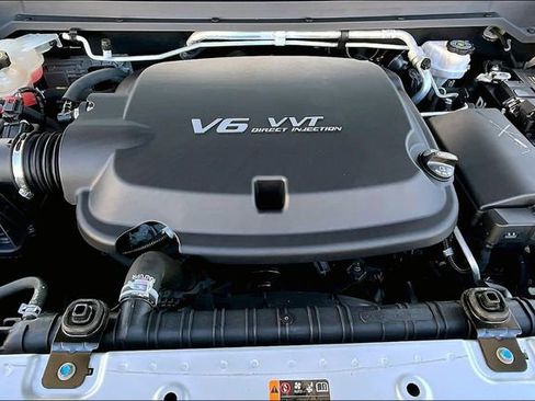 Used 2018 Chevrolet Colorado LT w/ LT Convenience Package image 20