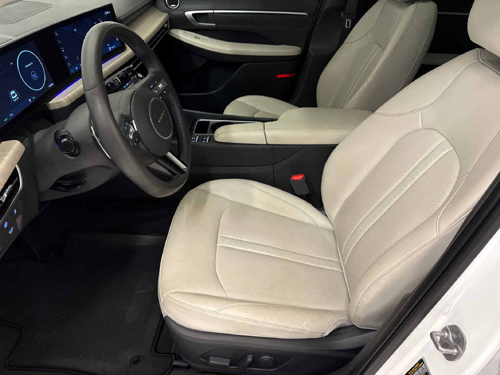 Used 2025 Hyundai Sonata Limited FWD image 18