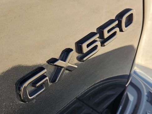 Used 2024 Lexus GX 550 w/ Accessory Package (Z1) AWD/4WD image 12