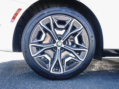 Used 2026 BMW iX xDrive60 AWD/4WD image 8