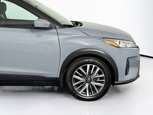 Used 2021 Nissan Kicks SV image 40