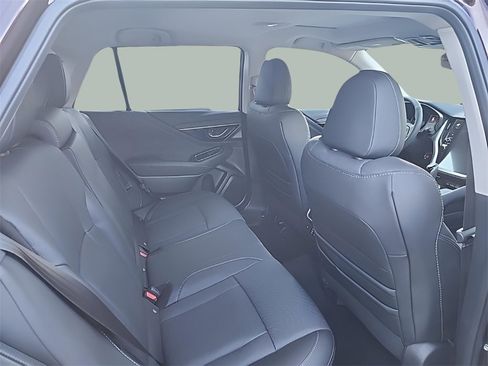 Used 2025 Subaru Outback Limited image 13