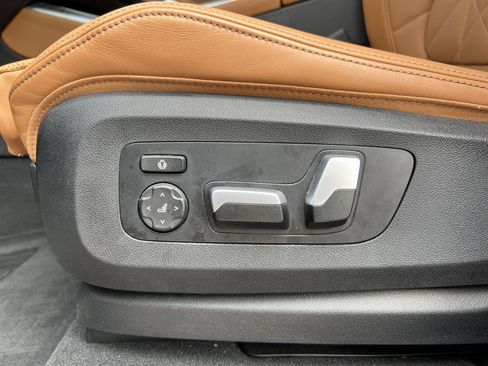 Certified 2024 BMW X5 xDrive40i w/ Premium Package AWD/4WD image 38